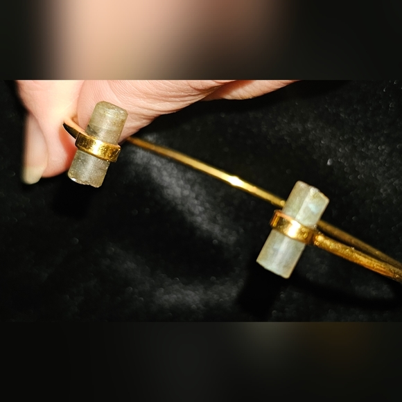 Gold-plated silver bangel with moonstone gemstones at each end - Picture 3 of 6